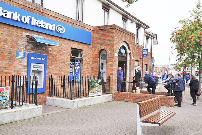 Bank Of Ireland Glitch Customers Withdraw Money They Didnt Have