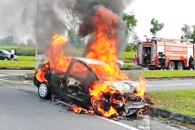 Vehicle Goes Up In Flames Borneo Bulletin Online