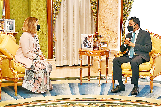 Crown Prince receives in audience outgoing envoy