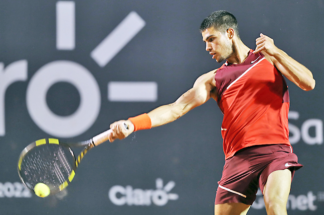 ‘Incredible’ Alcaraz reaches Barcelona semi-finals and world top 10 ...