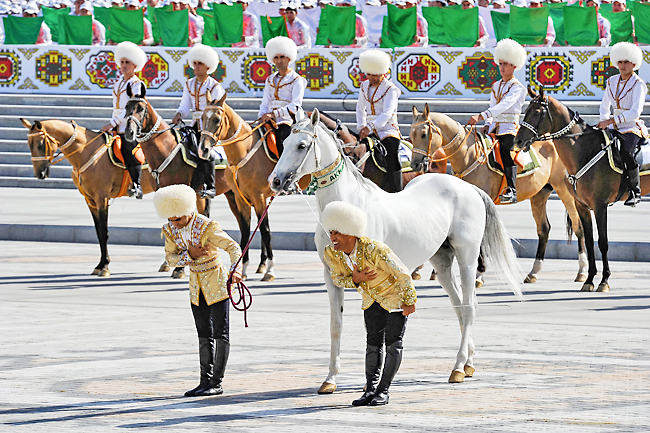 Turkmen ex-ruler's favourite horse to get statue | Borneo Bulletin Online