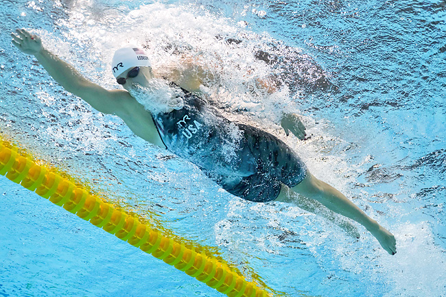 Ledecky lays down an early marker at world swimming championships ...