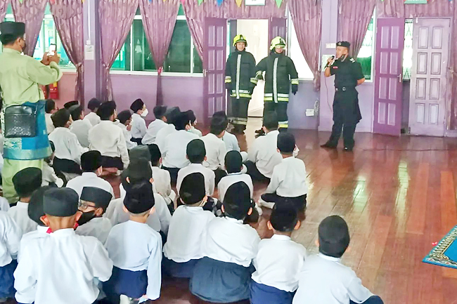 Students Receive Fire Safety Briefing | Borneo Bulletin Online