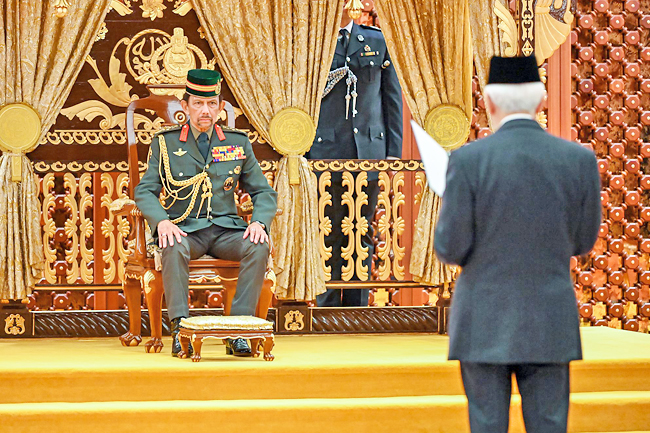 His Majesty Swears In New Cabinet | Borneo Bulletin Online