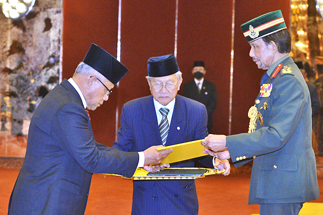 His Majesty swears in new Cabinet | Borneo Bulletin Online