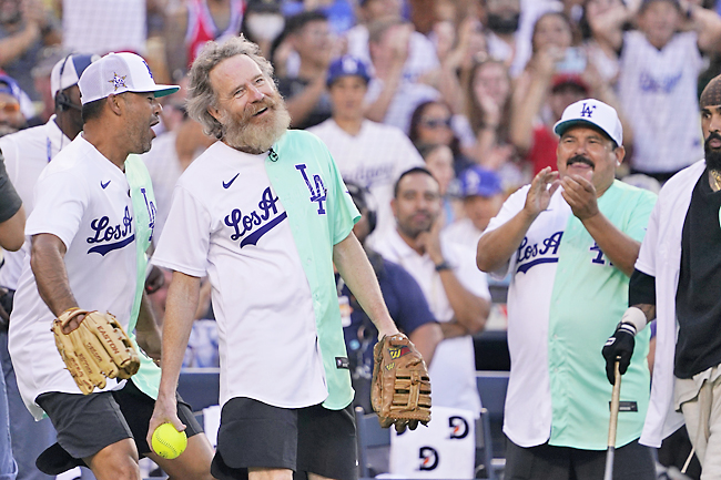 Actor Cranston hit by liner at All-Star celeb softball
