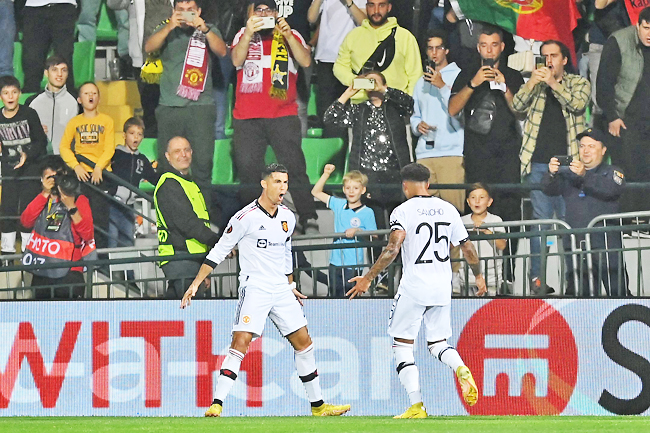 Players applaud Taser use for fan on field