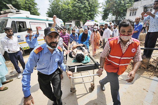 Eleven Dead, 29 Injured In Kashmir Bus Accident | Borneo Bulletin Online