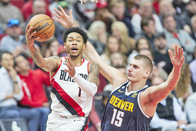 He's blowing the roof off': Damian Lillard reacts to Anfernee Simons' 'crazy'  game in Blazers vs. Nuggets