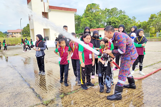 School Students Learn About Fire Safety | Borneo Bulletin Online