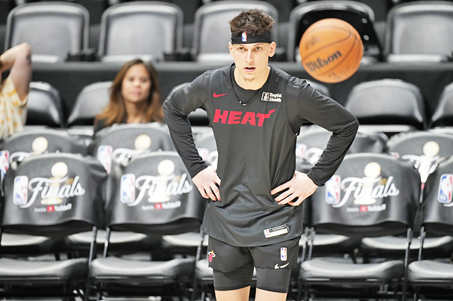 Tyler Herro's return to court remains a waiting game as Heat keep