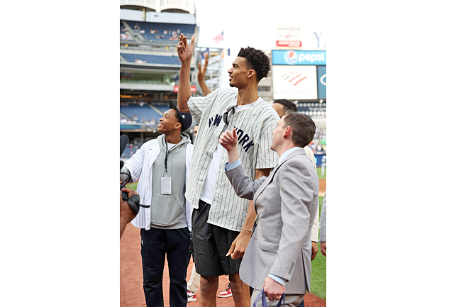 Victor Wembanyama throws out ceremonial first pitch at Yankee Stadium ahead  of NBA draft
