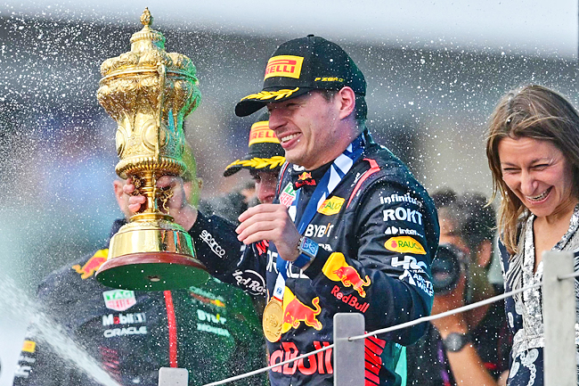 Verstappen continues charge to third title at Silverstone