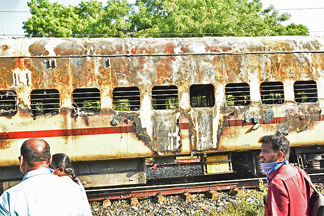 Tamil Nadu: Coaches detach from moving train, none hurt