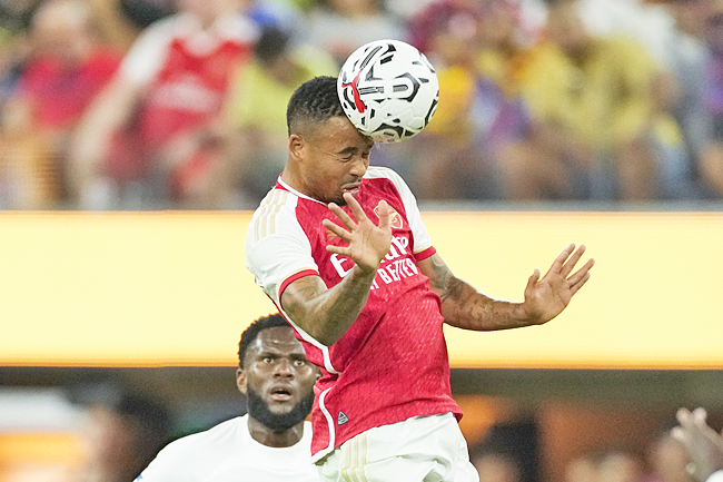 Arsenal Striker To Miss Start Of Season After Another Knee Operation ...