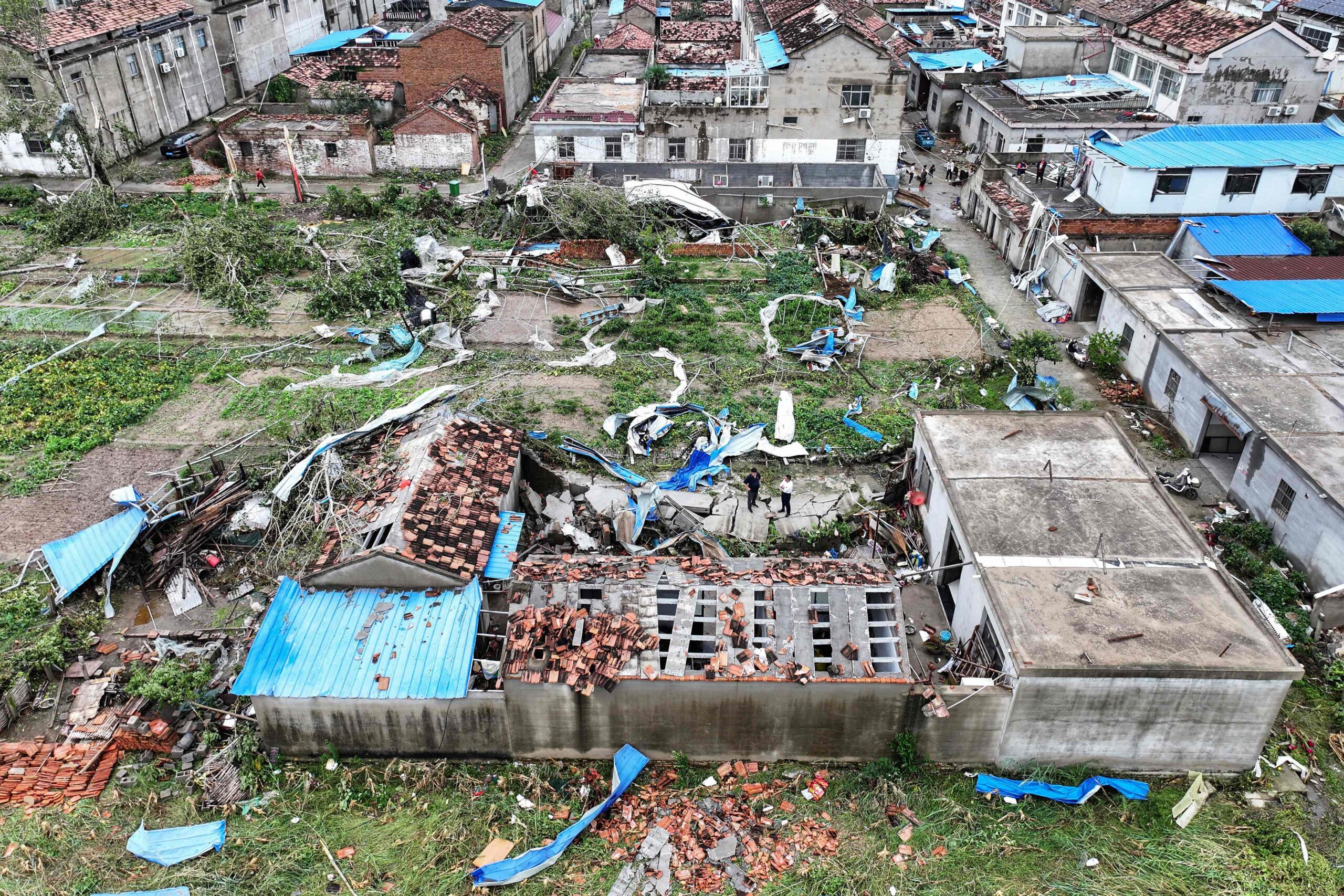 Tornado in eastern China kills 10, hundreds relocated | Borneo
