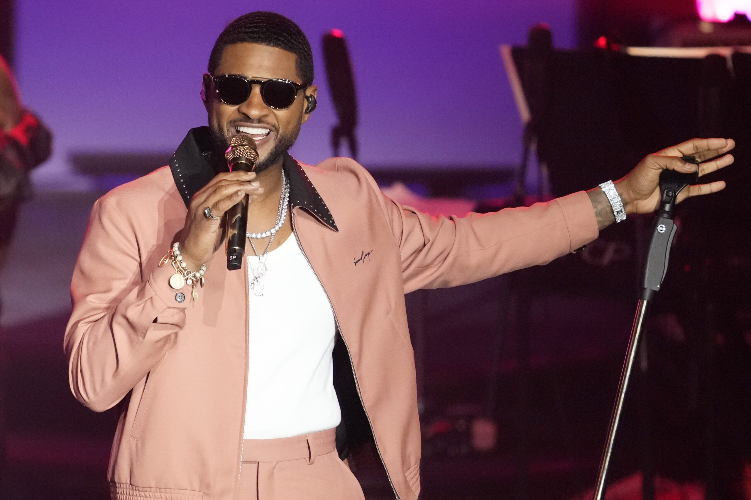 Usher gears up for 2024 Super Bowl, urges diabetes screening | Borneo