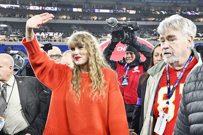 Taylor Swift fan breaks Guinness World Record for identifying songs