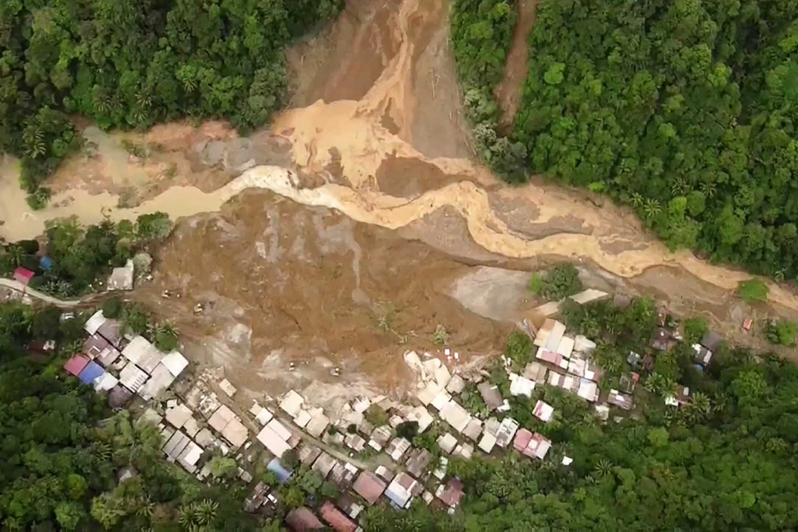 Landslide at Philippine gold-mining village kills six | Borneo Bulletin  Online