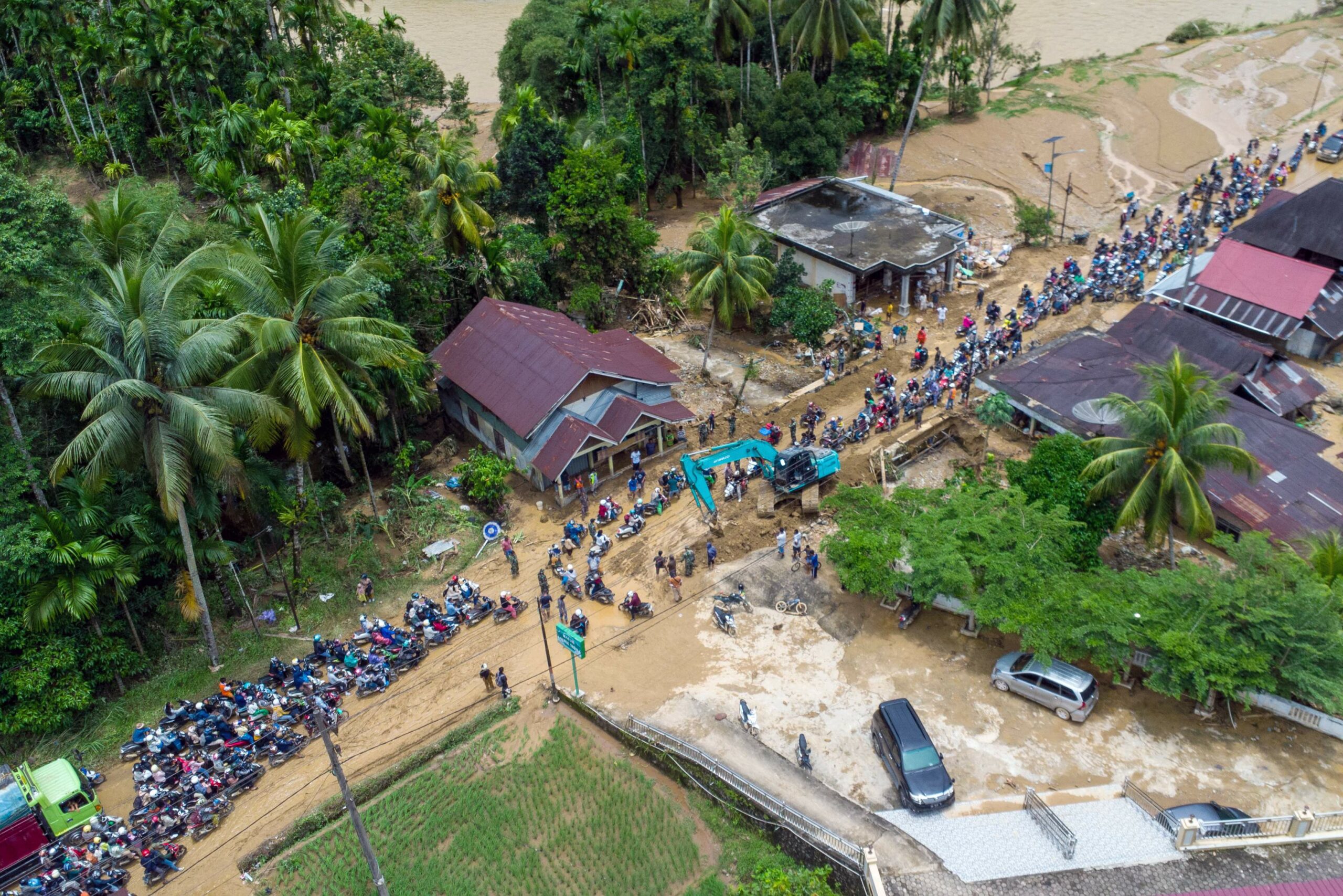 At Least 10 Dead And 10 Missing As Landslide And Flash Floods Hit ...