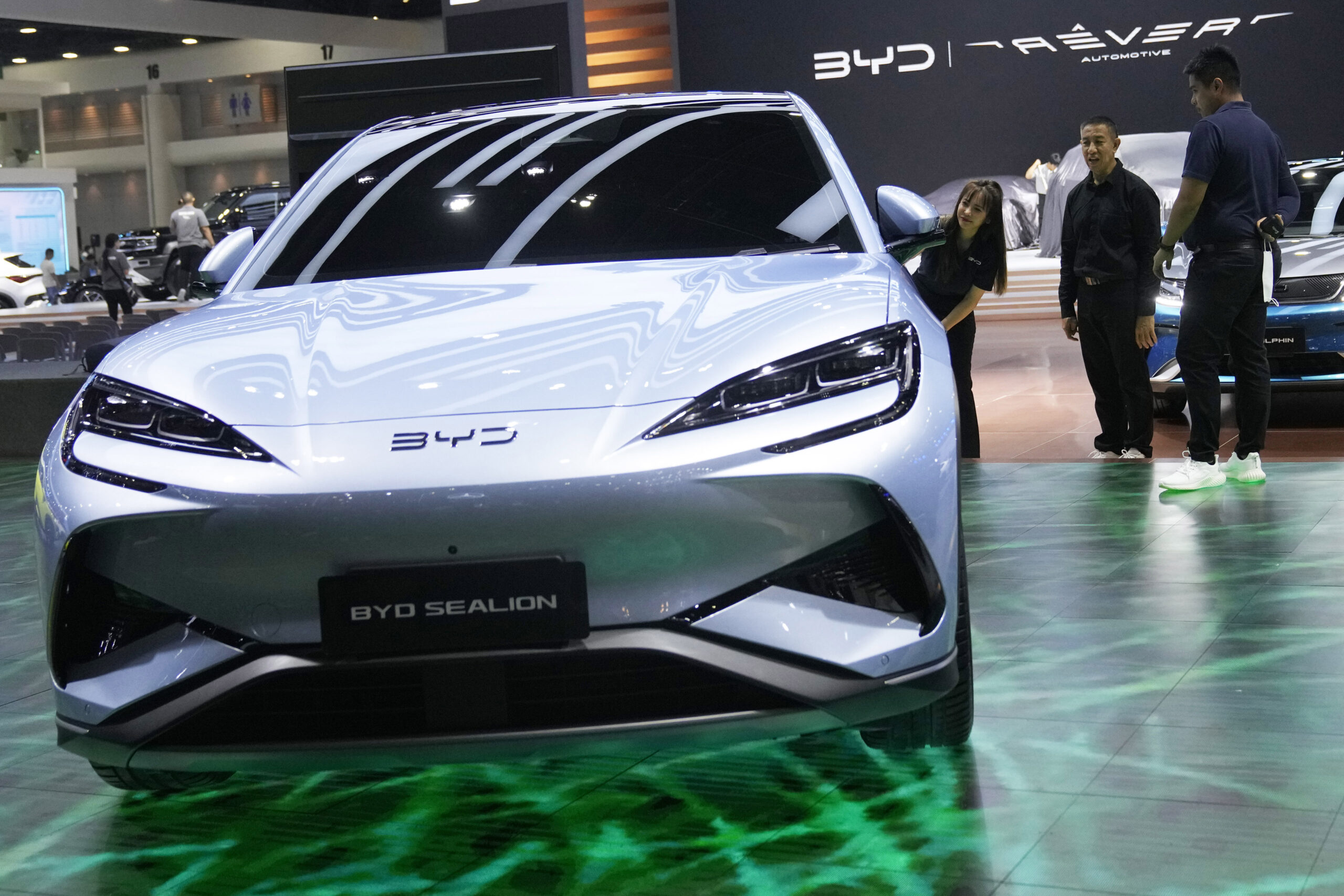 Chinese EVs challenge auto market