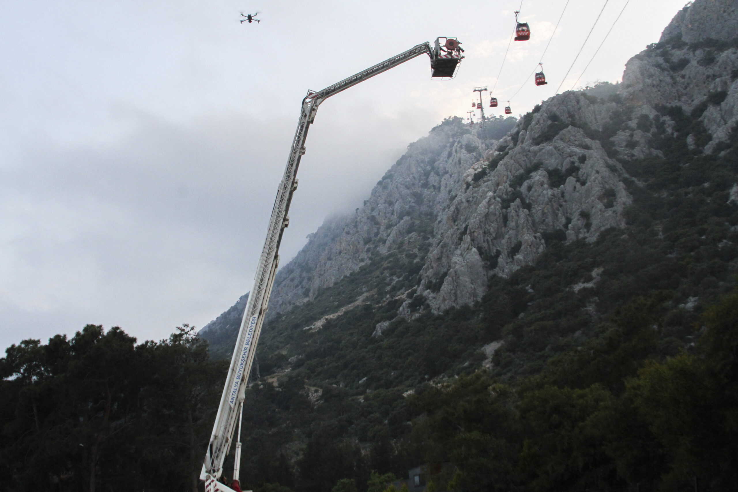 Turkiye cable car tragedy: 1 dead, 7 injured, many stranded | Borneo ...